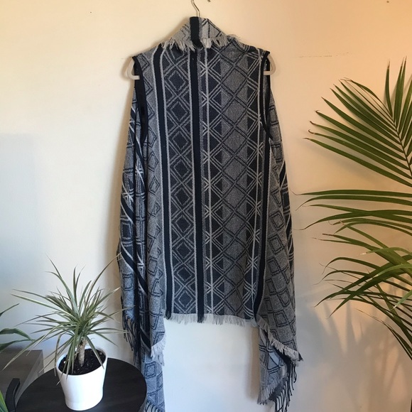 Vest - Picture 2 of 3